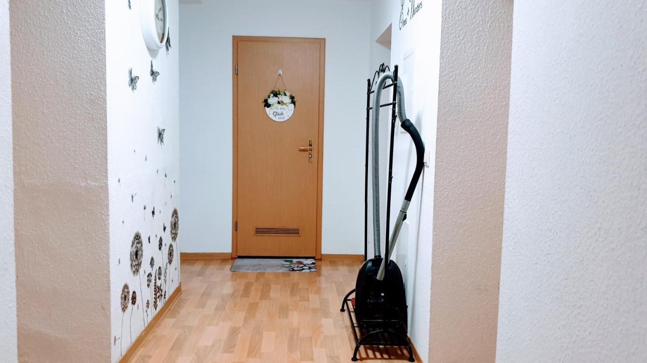Budget Rooms In Halle With Shared Bathroom, Free Wifi, Netflix & Ipad Exteriér fotografie