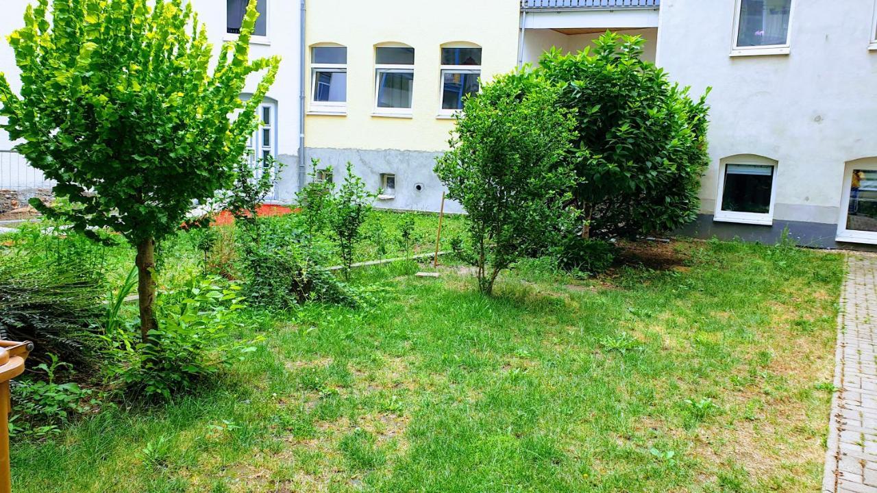 Budget Rooms In Halle With Shared Bathroom, Free Wifi, Netflix & Ipad Exteriér fotografie