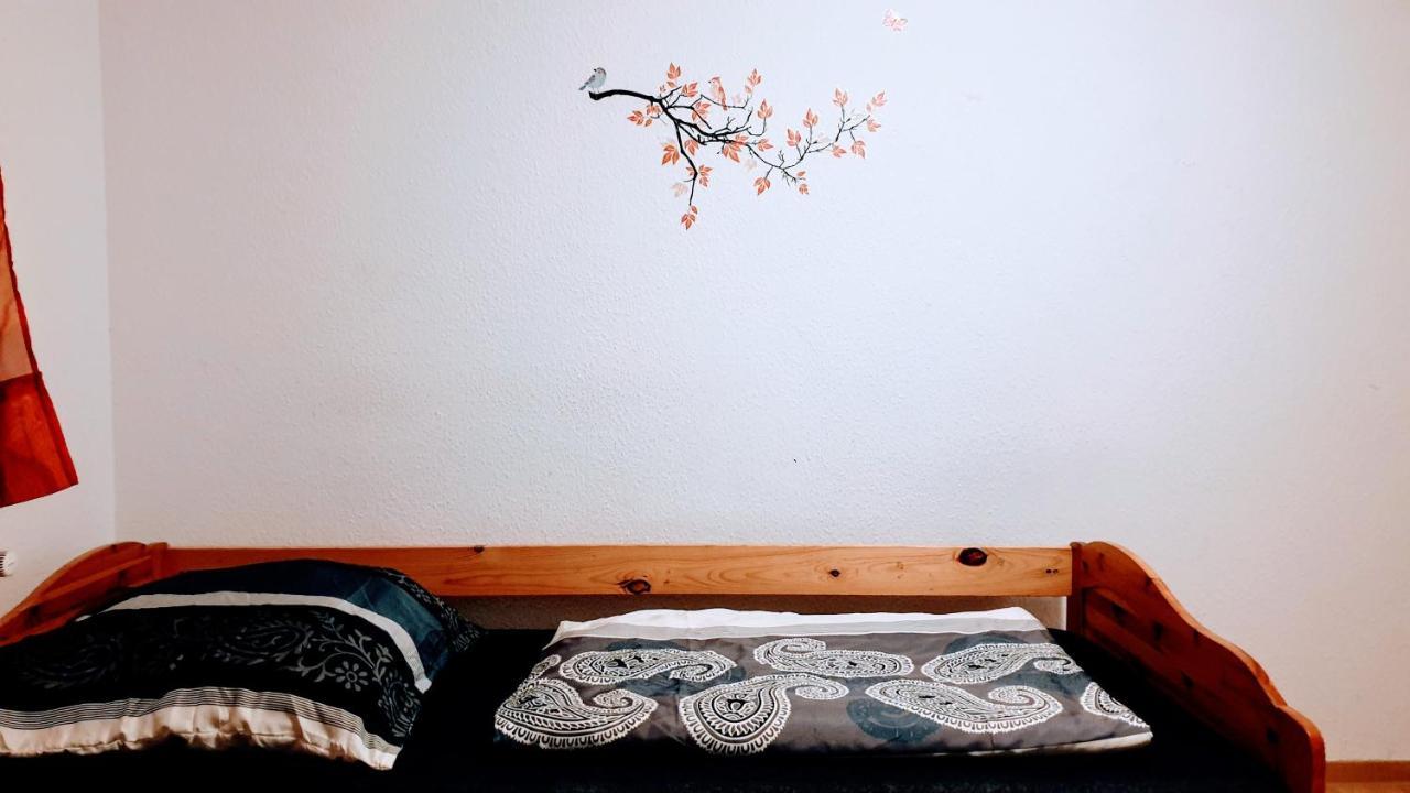 Budget Rooms In Halle With Shared Bathroom, Free Wifi, Netflix & Ipad Exteriér fotografie